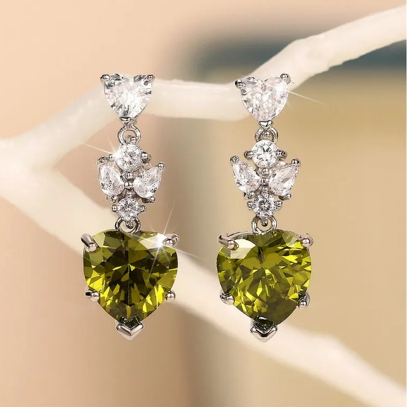 🎀925 Peridot Heart Diamond Accent Drop Earrings - Picture 3 of 8